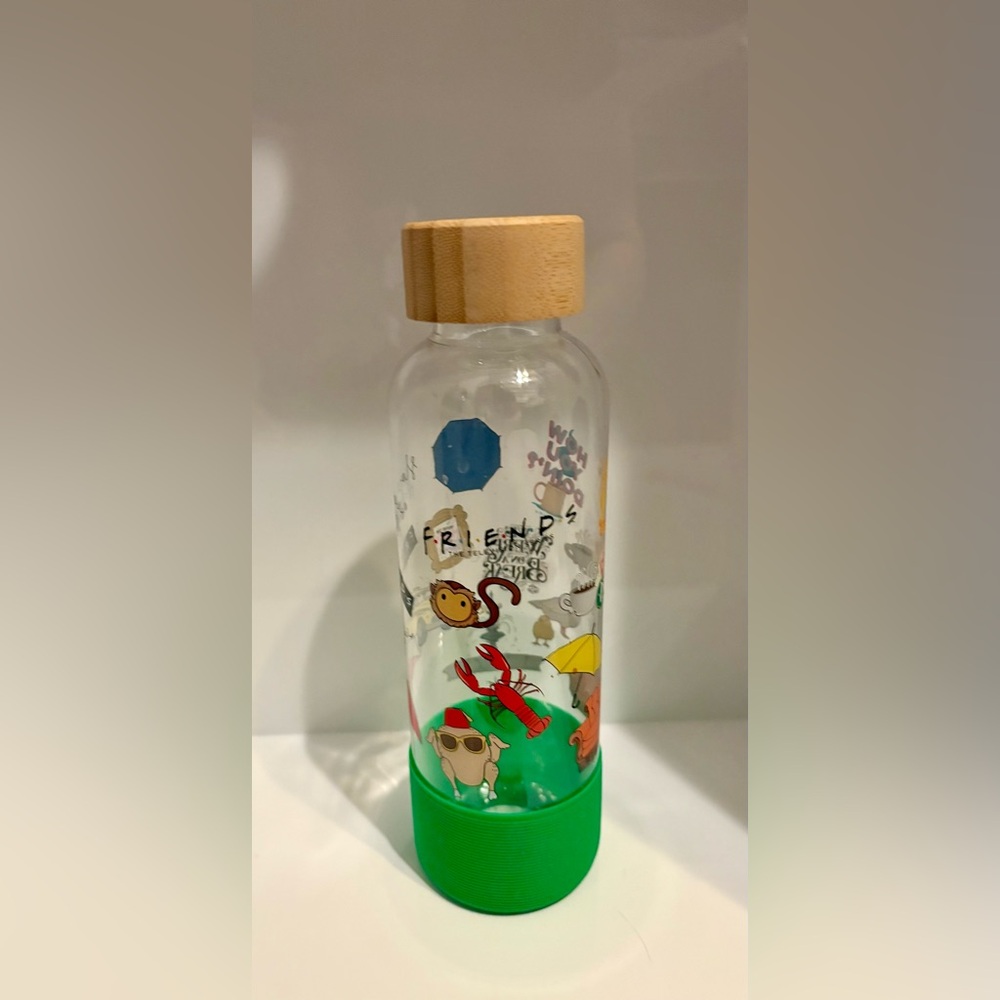 312- FRIENDS 14oz plastic Water Bottle with Bamboo Lid